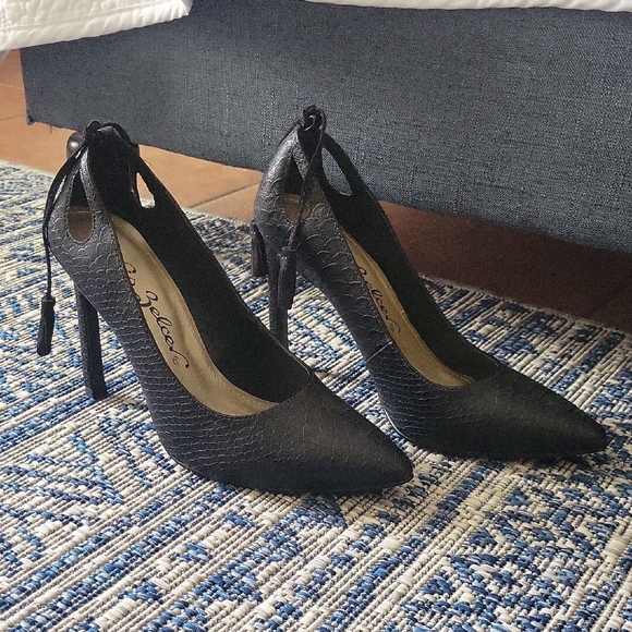 Sergio Zelcer Black Textured Heels - Picture 1 of 6